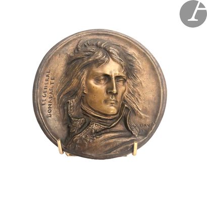 null Le Général Bonaparte d’après David.
Médaille à suspendre, ronde, en bronze.
Diamètre :...