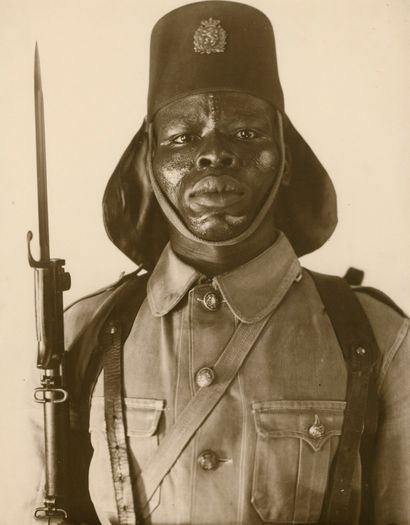  Photographe de l'armée Soldat auxiliaire congolais de l'infanterie belge (insigne...