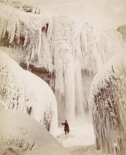  Photographe non identifié Chutes du Niagara gelées, 1911. Deux épreuves sur papier...