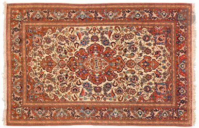 Isfahan. Carpet decorated with a ruby medallion...
