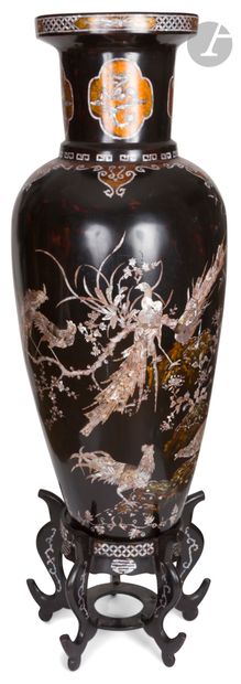 null Two large black synthetic lacquer baluster vases inlaid with mother-of-pearl,...