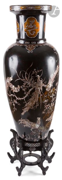 null Two large black synthetic lacquer baluster vases inlaid with mother-of-pearl,...