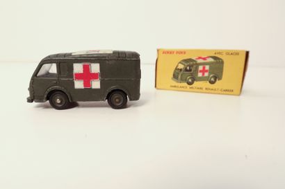 null [MINIATURE MILITAIRE] DINKY TOYS 
Ambulance Militaire Renault-Carrier, avec...