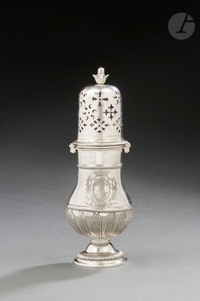 null PERPIGNAN FIRST QUARTER OF THE 18th CENTURY
Silver saupoudroir of baluster form...