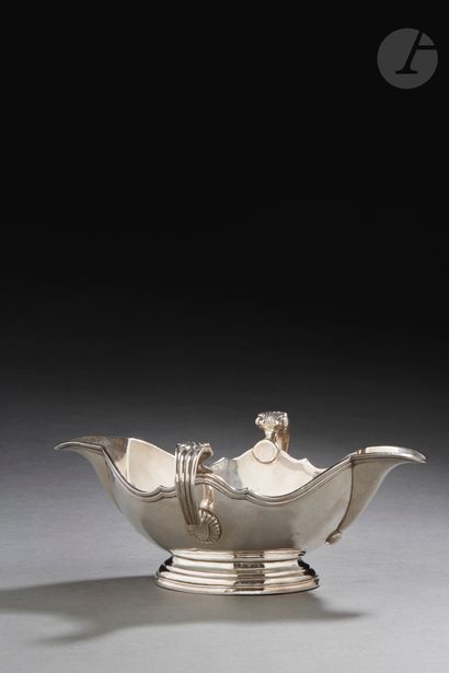 PARIS 1723 - 1724 Silver sauceboat of oval...