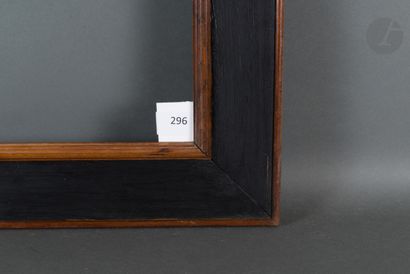 null Cadre à cassetta en chêne teinté. Fin du XIXe siècle.
37,7 x 43,8 cm - Profil :...