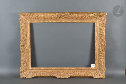 null Cadre en chêne sculpté et doré à décor Bérain.
Époque Louis XIV (redoré).
44,6 x 63,8 cm...