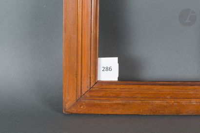 null Deux cadres en bois fruitier mouluré et teinté. XIXe siècle.
22,7 x 31,6 cm...