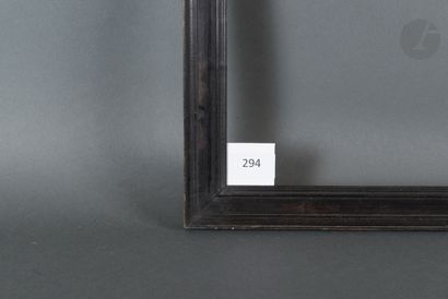 null Cadre à cassetta en noyer mouluré et noirci.
XIXe siècle.
44,5 x 51,6 cm - Profil :...
