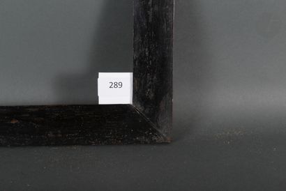null Cadre plat en bois fruitier noirci. XIXe siècle.
24,8 x 33,1 cm - Profil : 4,6 cm...