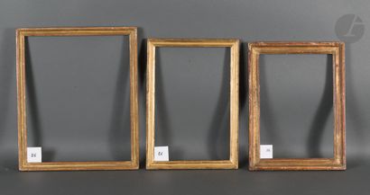 null Trois baguettes en bois mouluré et doré. XIXe siècle.
27 x 32,7 cm - Profil :...
