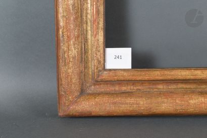 null Cadre en bois mouluré et doré.
Provence, XVIIe siècle (usures et léger voile).
54,8 x 72,4 cm...