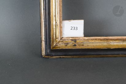 null Paire de cadres en bois mouluré doré à la mécca et peint. Italie, XVIIIe siècle...