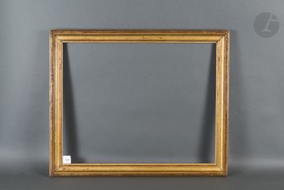 null Gorge en bois mouluré et doré.
Début du XIXe siècle.
52,1 x 66,1 cm - Profil :...