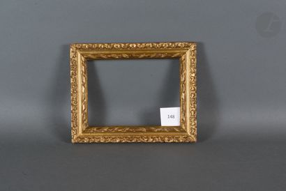 null Carved walnut frame decorated with a frieze of acanthus leaves.
Louis XIII period.
13,4...
