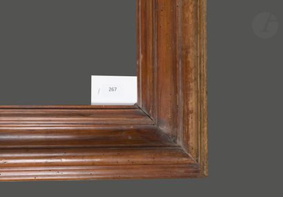 null Moulded walnut frame on a fir wood core. Italy, XIXth century.
88.3 x 165.2...