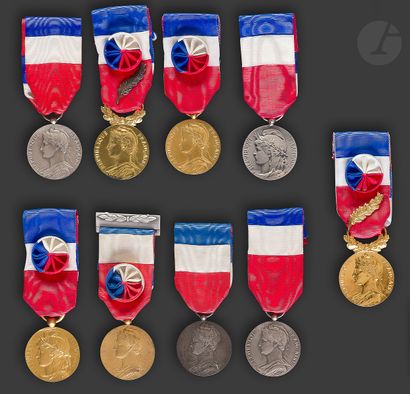 null FRANCE 


WORK MEDALS


Nine medals : 


Seven (Borrel's model) in silver and...