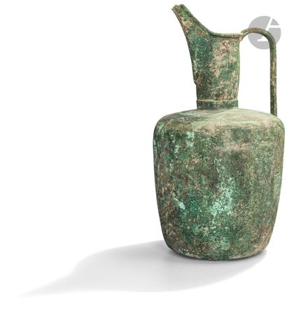 null Aiguière en bronze, Iran oriental, XIe - XIIe siècle
En bronze à haute panse...