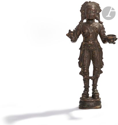 null *Statuette de divinité, probablement une dakini, Inde, probablement XVIIIe siècle
En...