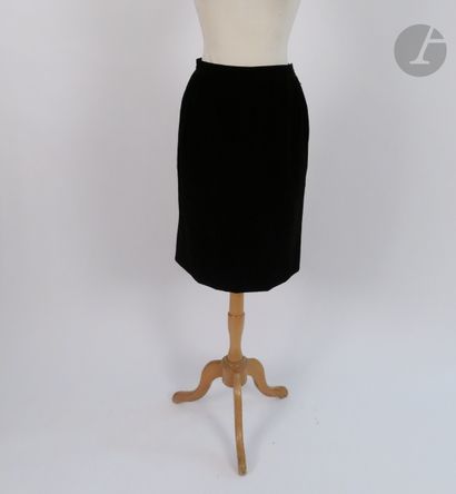 null SAINT LAURENT Left Bank

Set of two skirts, one in black velvet, the other in...