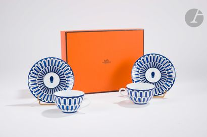 null HERMèS. Service à thé tête-à-tête en porcelaine, collection « Bleus d’Ailleurs...