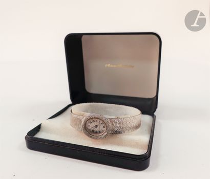 null Alexis BARTHELAY

Montre bracelet pour femme en or gris 18K (750), boîtier à...