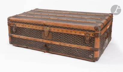 null GOYARD - 233 Rue St Honoré

Cabin trunk in Goyardine canvas, lozined borders,...