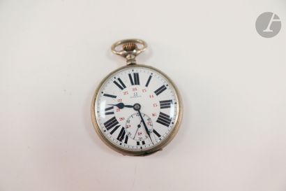 null OMEGA circa 1920

Silvered metal pocket watch with white enamel dial (accident)...