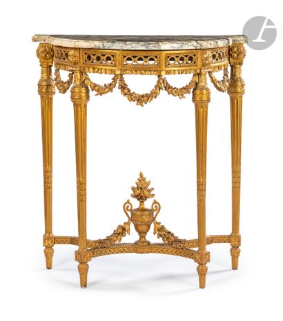 null Table console en bois doré, le dessus de de marbre brèche violette reposant...