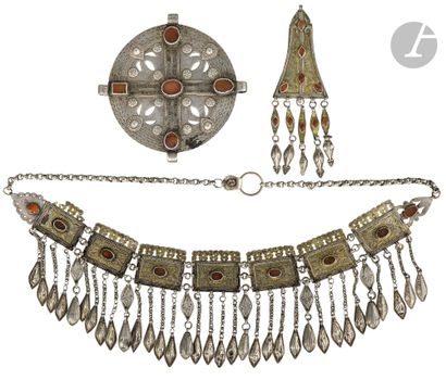 Bozbend pendant and necklace, Turkmenistan,...
