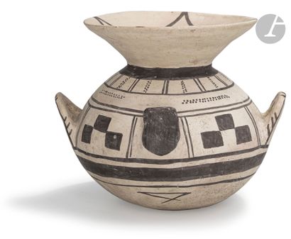 Olla decorated with a geometric patternDaunian...