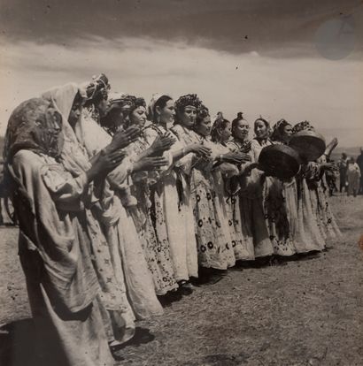null Jacques Belin (1910-1974
)Morocco, c. 1940-1950.
Traditional dances and clothing....