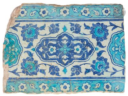 null Polylobed cartouche tile, Turkey, Iznik, first half of the 16th centuryLarge
siliceous...