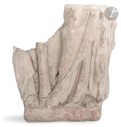 Fragment showing legs covered with the sides...