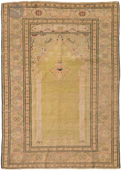 null Silk Caesarean, 19th
centuryMihrab
carpet
, decorated with a lamp and two columns...