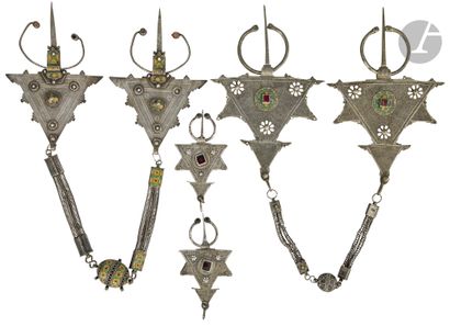 null Two silver pectoral ornaments and a pair of fibulae, Morocco, Anti-Atlas, 20th...