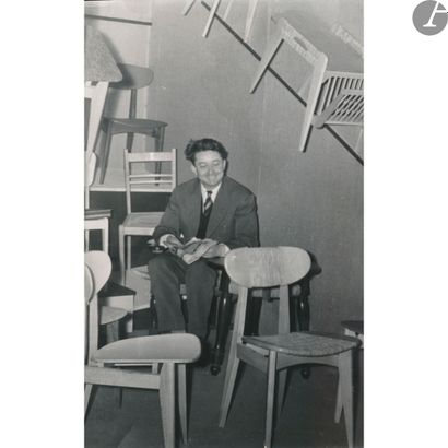  ROGER LANDAULT (1919-1983) DESIGNER & SENTOU ÉDITEUR Ellipse, le modèle conçu en...