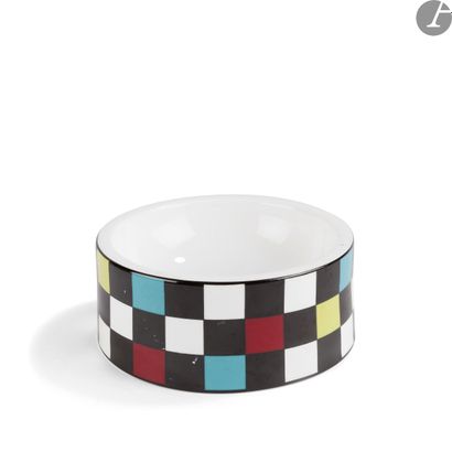 null PAUL SMITH (b. 1946) DESIGNER FOR
SHEBANumbered
proof

66/150Cat
bowl
.
Porcelain.
Marked...