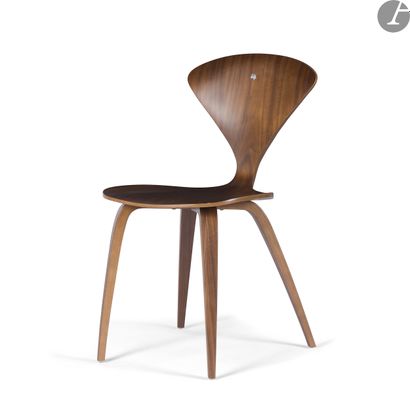 null NORMAN CHERNER (BORN IN 1920
)Cherner chair, the model designed in [1958]
Chair.
Walnut...