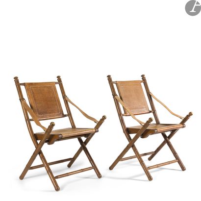 null TRAVAIL DES ANNÉES 1960
Paire de fauteuils pliants. Les structures en bois tourné...