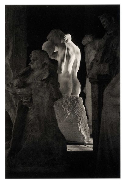 null RUBEN, Ernestine (née en 1931) [Signed]

Ruben on Rodin.
Nazraeli Press, 2000.

In-4...