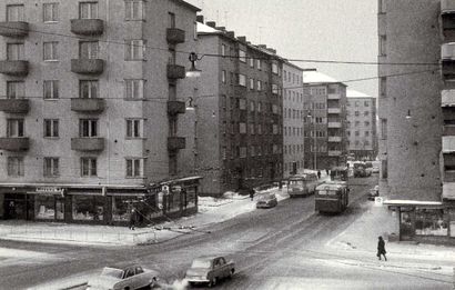 null SAMMALLAHTI, Pentti (né en 1950) [Signed]

Staden – Kaupunki - La Ville – The...