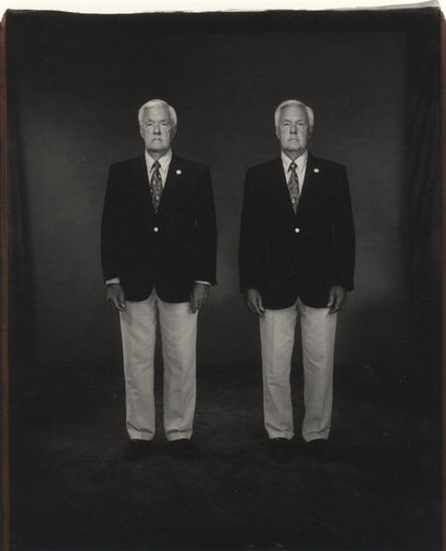 null MARK, Mary Ellen (1940-2015) [Signed]

Twins.
New York, Aperture, 2003.

In-Folio...