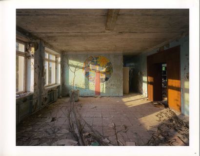 null POLIDORI, Robert (né en 1951) [Signed]

Zones of Exclusion : Pripyat and Chernobyl....