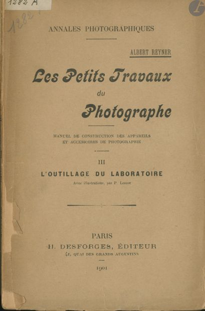 null TECHNIQUES PHOTOGRAPHIQUES
12 ouvrages fin XIX°/début XX°, brochés, la plupart...