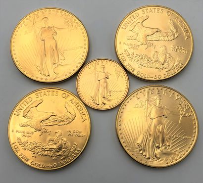  4 pièces de 50 Dollars et 1 pièce de 10 Dollars, en or (22K), dans un sachet numéroté 2021-0044: ...