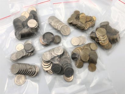 Fort lot de pièces en cupronickel: - 10 pièces...