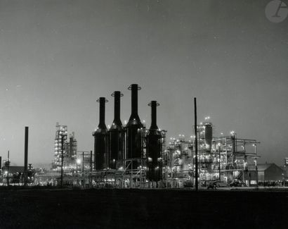 null Fritz Henle (1909-1993)
Raffinerie de pétrole, décembre 1949. 
Deux (2) épreuves...