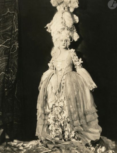null Alfred Cheney Johnston (1884-1971
)Betty Carlsdale in the Ziegfeld Follies on...