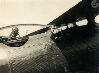 null Photographe non identifié
Charles Lindbergh à l’aérodrome de Lessay (Manche),...